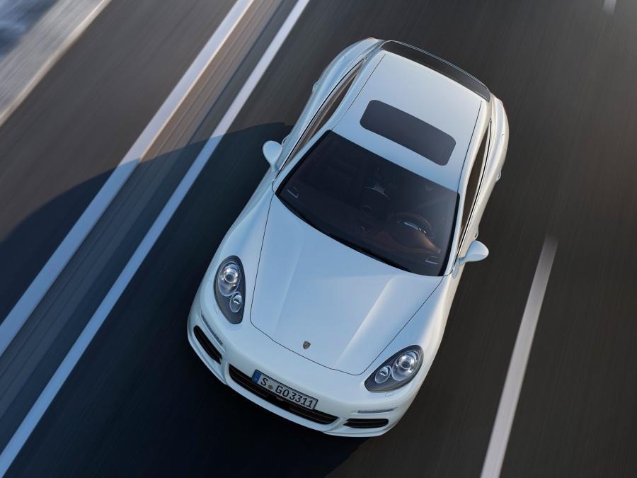  Porsche Panamera S E-Hybrid 2013 года  (фото 2 из 14)